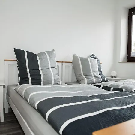 Exklusive Ferienwohnung Mit Balkon, 2 Schlafzimmer Im Haus Sertuerner Einbeck Exterior photo