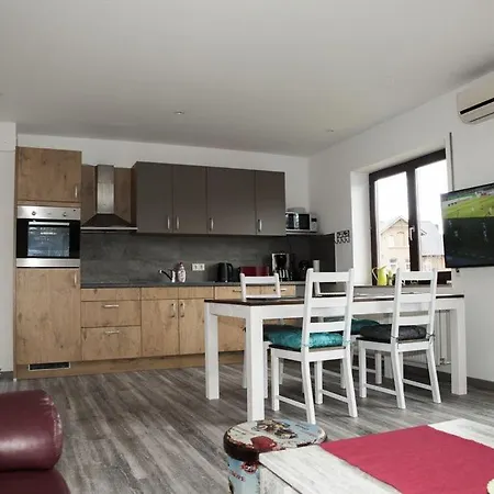 Exklusive Ferienwohnung Mit Balkon, 2 Schlafzimmer Im Haus Sertuerner Einbeck Exterior photo