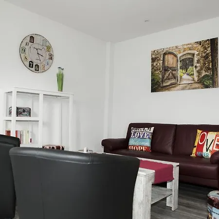 Exklusive Ferienwohnung Mit Balkon, 2 Schlafzimmer Im Haus Sertuerner Einbeck Exterior photo