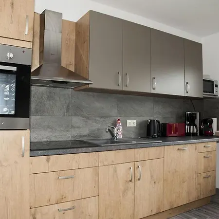 Exklusive Ferienwohnung Mit Balkon, 2 Schlafzimmer Im Haus Sertuerner Einbeck Exterior photo