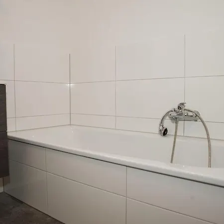 Exklusive Ferienwohnung Mit Balkon, 2 Schlafzimmer Im Haus Sertuerner Einbeck Exterior photo