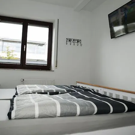 Exklusive Ferienwohnung Mit Balkon, 2 Schlafzimmer Im Haus Sertuerner Einbeck Exterior photo
