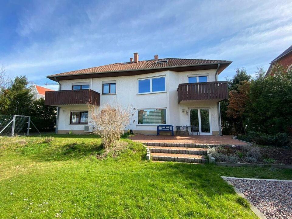 Apartment Exklusive Mit Balkon, 2 Schlafzimmer Im Haus Sertuerner Einbeck
