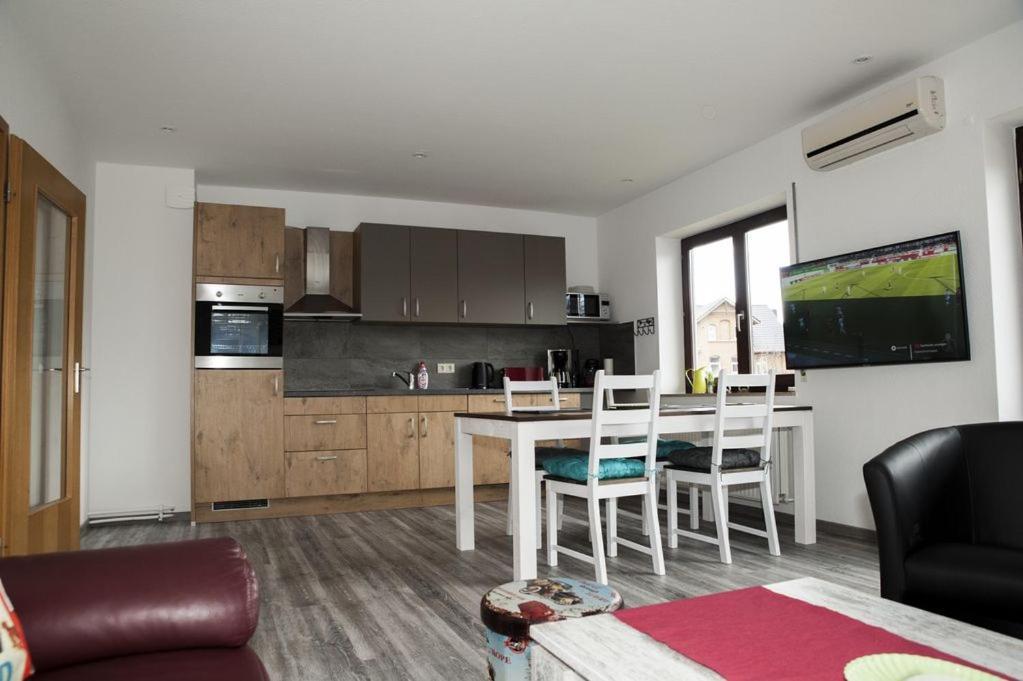 Exklusive Mit Balkon, 2 Schlafzimmer Im Haus Sertuerner * Einbeck