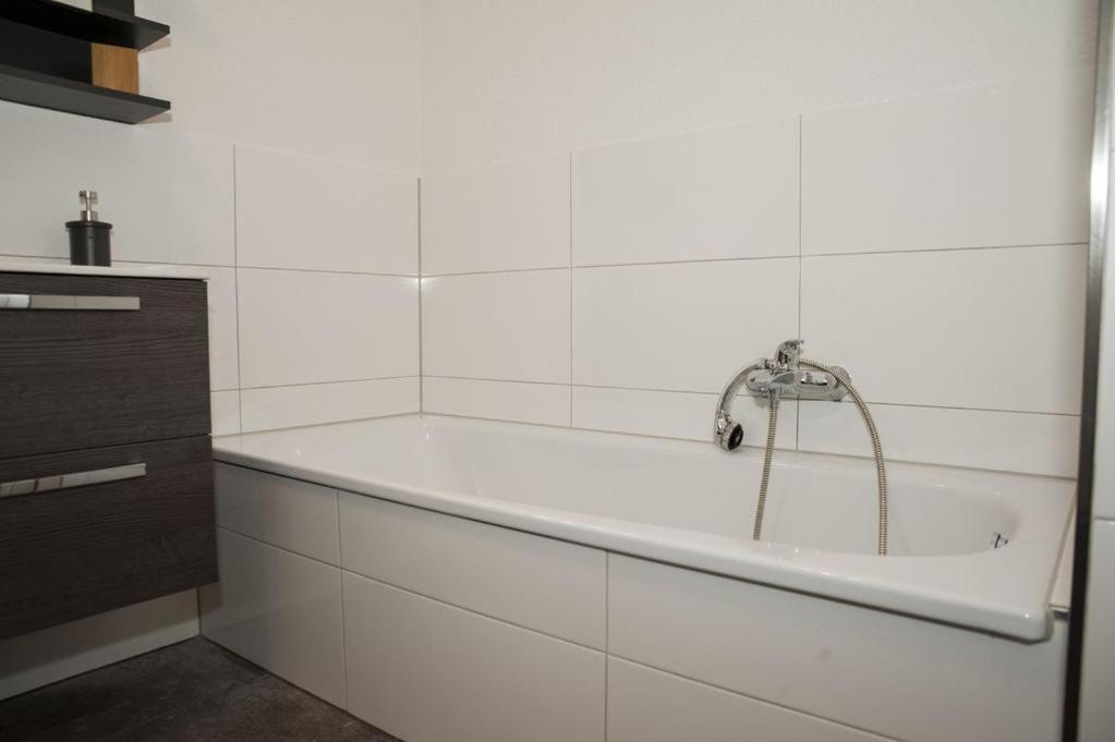 Exklusive Mit Balkon, 2 Schlafzimmer Im Haus Sertuerner Apartment *